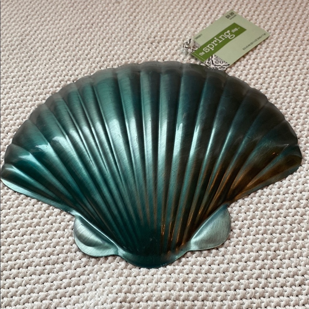The Spring Shop Teal Shell Accent